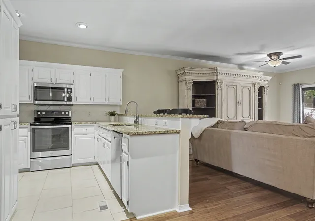 Listing Photo 4 - Condo for sale in building located at 2824 E 85th St, Tulsa, OK 74137 - Unit #140