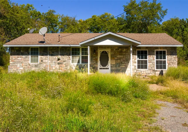 Photo 1 of Single family home for sale at 105 Se 6th Street, Wagoner, OK 74467 | MLS# 2636451 | Listing updated on 2026-10-08