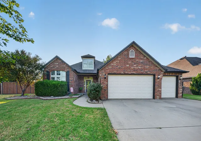 Photo 1 of Single family home for sale at 10104 N 114th Eastavenue, Owasso, OK 74055 | MLS# 2636711 | Listing updated on 2026-10-08