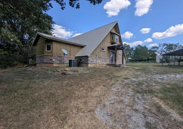 Photo 2 of Single family home for sale at 25654 Turkey Pen Holw Rd, Henryetta, OK 74437 | MLS# 2636742 | Listing updated on 2026-10-08