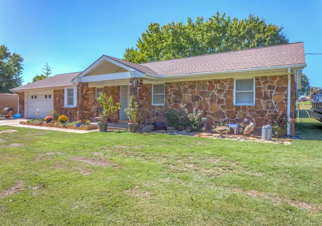 Photo 2 of Single family home for sale at 16932 S 321st Eastavenue, Coweta, OK 74429 | MLS# 2636727 | Listing updated on 2026-10-08