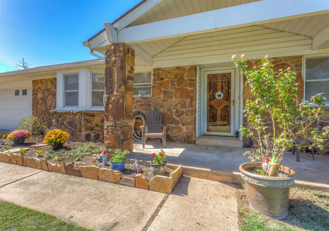 Photo 3 of Single family home for sale at 16932 S 321st Eastavenue, Coweta, OK 74429 | MLS# 2636727 | Listing updated on 2026-10-08