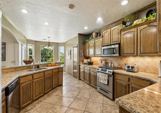 Photo 2 of Single family home for sale at 923 S Country Clb Dr, Cushing, OK 74023 | MLS# 2636721 | Listing updated on 2026-10-08