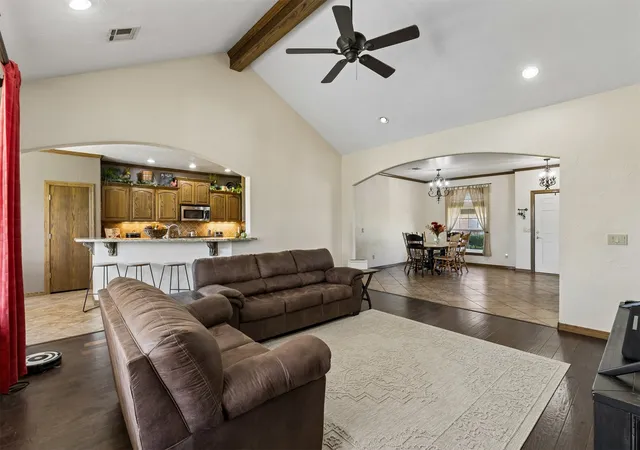Photo 3 of Single family home for sale at 923 S Country Clb Dr, Cushing, OK 74023 | MLS# 2636721 | Listing updated on 2026-10-08