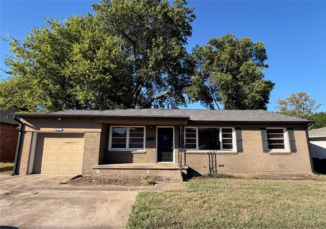 Single family home for sale at 4141 E 36th Street, Tulsa, OK 74135 | MLS# 2636773