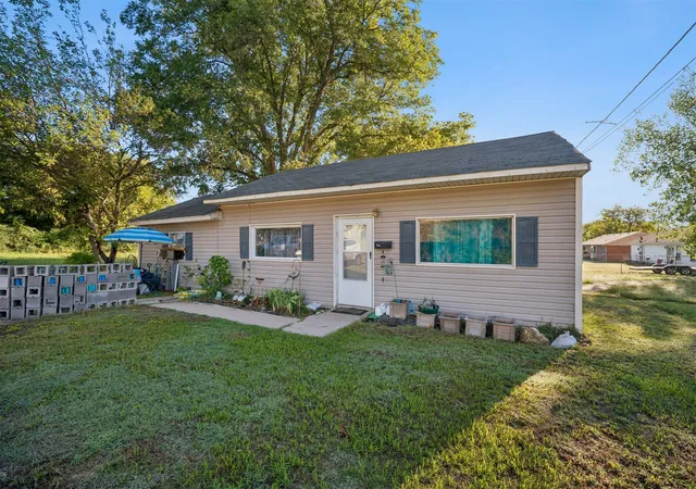 Photo 1 of Single family home for sale at 704 N Gertrude Ave, Wagoner, OK 74467 | MLS# 2636066 | Listing updated on 2026-10-08