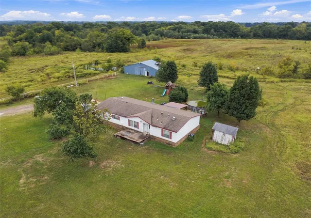 Photo 3 of Manufactured home for sale at 394107 E 1150 Road, Weleetka, OK 74880 | MLS# 2635922 | Listing updated on 2026-10-08