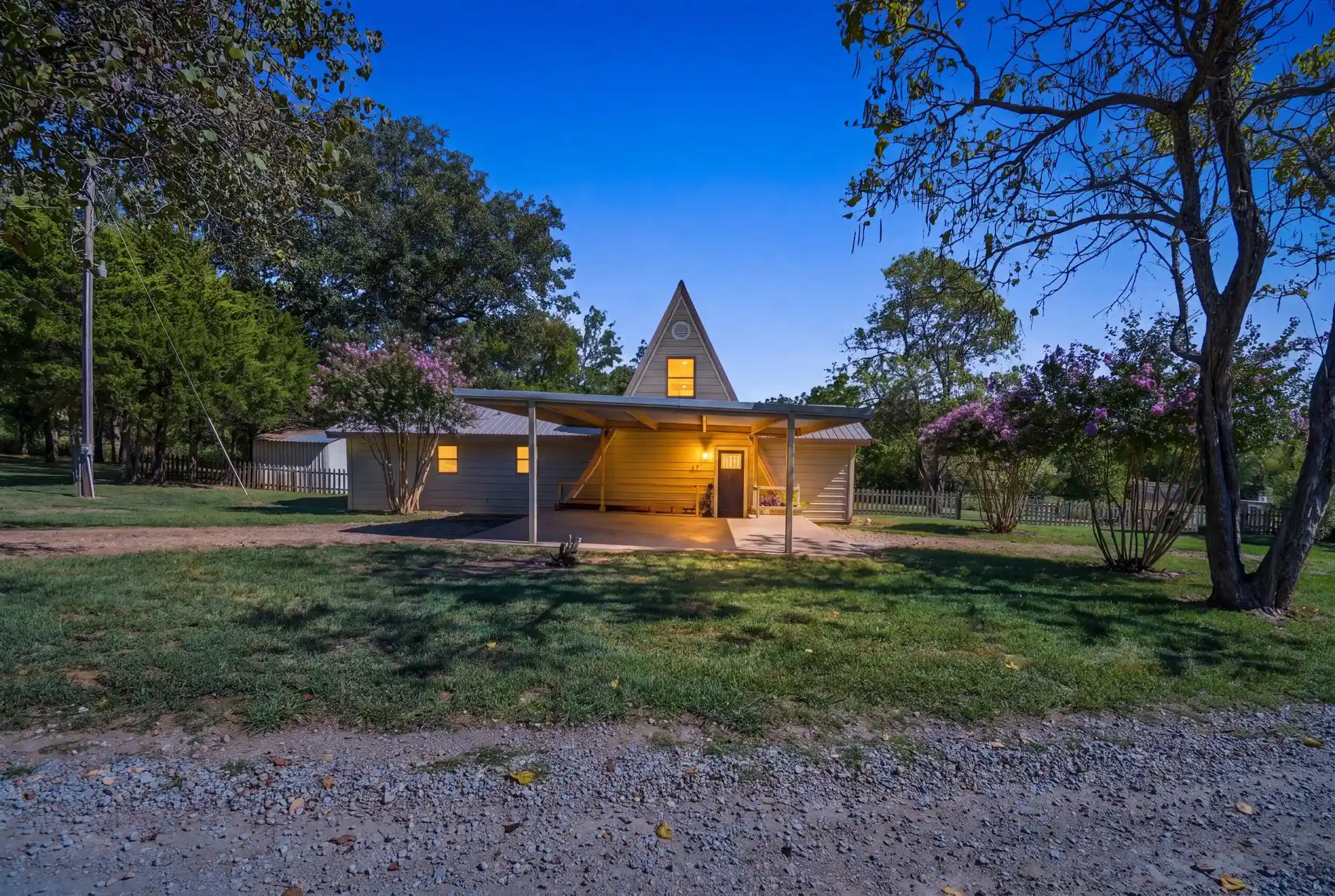 Single family home for sale at 14046 N 365 Road, Hulbert, OK 74441 | MLS# 2636734