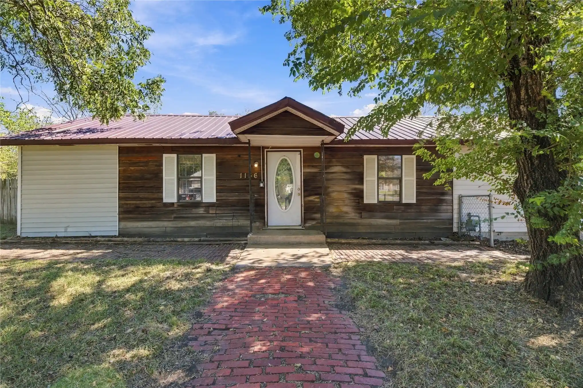 Photo 1 of Single family home for sale at 1136 S Maple, Bartlesville, OK 74003 | MLS# 2636919 | Listing updated on 2026-10-14