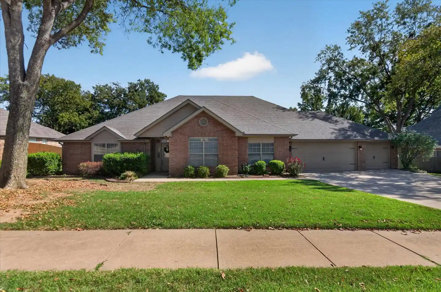 Photo 1 of Single family home for sale at 2608 Roanoke Ridge Rd, Bartlesville, OK 74006 | MLS# 2636936 | Listing updated on 2026-10-28