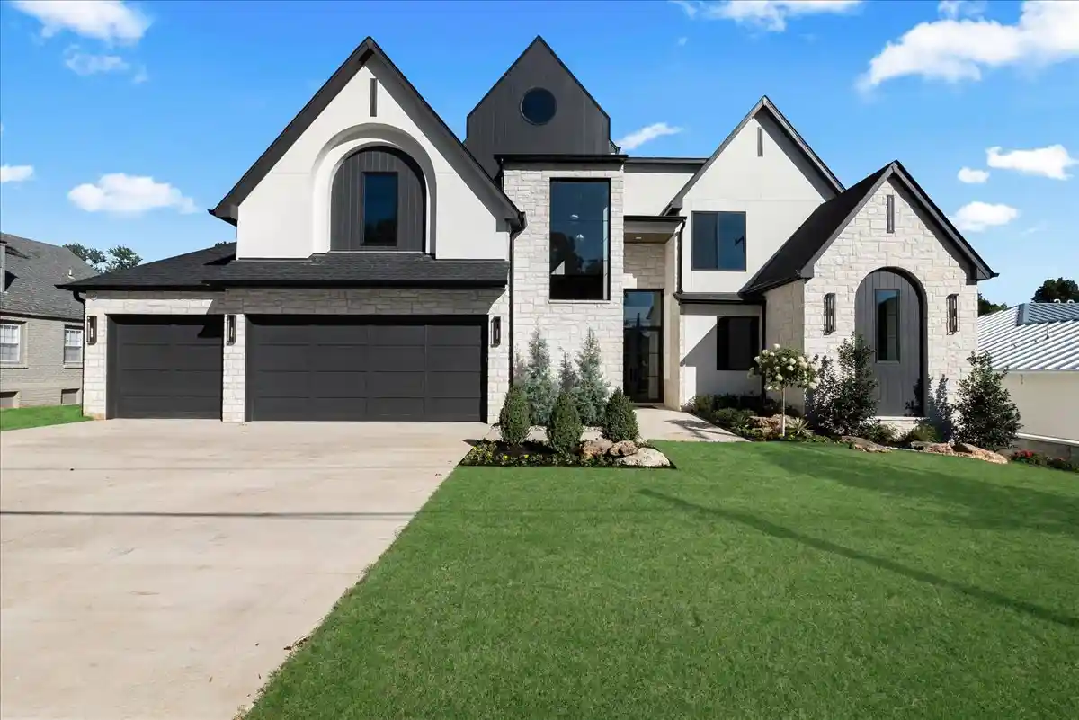 Photo 1 of Mansion for sale at 4609 S Birmingham Ave, Tulsa, OK 74105 | MLS# 2636871 | Listing updated on 2026-10-26