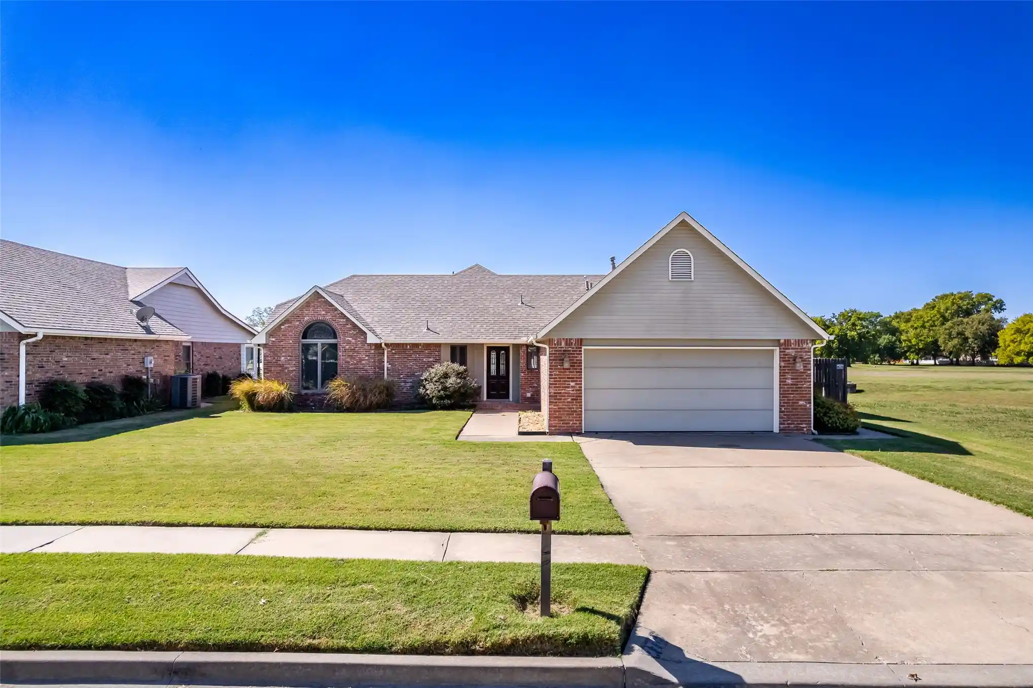 Photo 1 of Sale Pending at 7716 N 126th Eastavenue, Owasso, OK 74055 | MLS# 2634020 | Listing updated on 2026-10-19