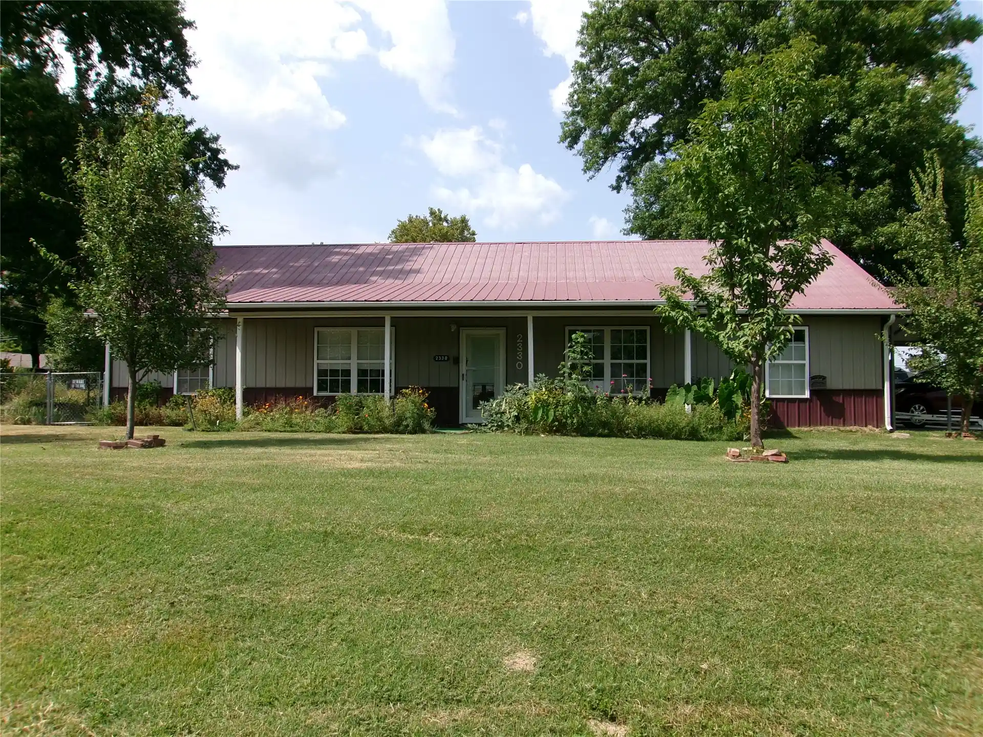 Photo 1 of Single family home for sale at 2330 Manitou St, Muskogee, OK 74403 | MLS# 2636957 | Listing updated on 2026-10-12