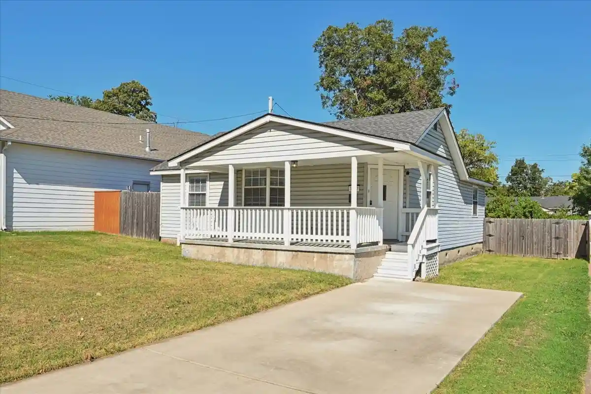 Photo 1 of Single family home for sale at 3527 E 4th Place, Tulsa, OK 74112 | MLS# 2637055 | Listing updated on 2026-10-13