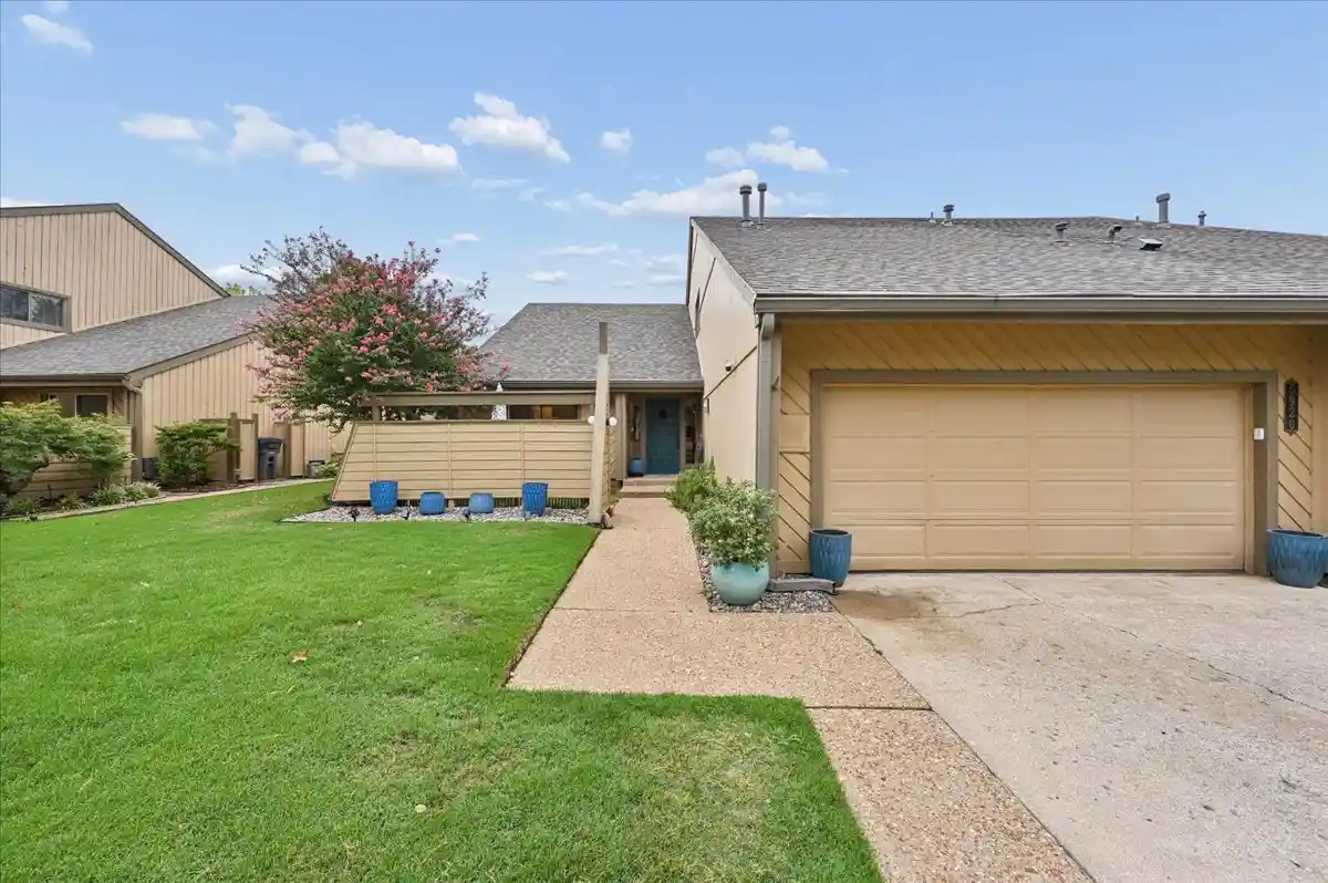 Photo 1 of Condo for sale at 5920 S Atlanta Pl #1, Tulsa, OK 74105 | MLS# 2636932 | Listing updated on 2026-10-11
