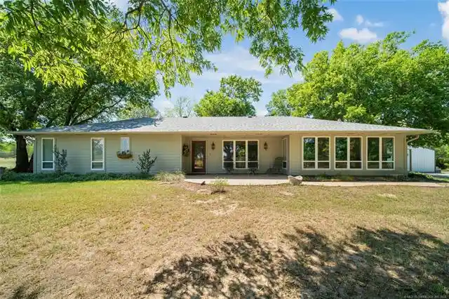 Single family home for sale at 4215 E 106th Street, Sperry, OK 74073 | MLS# 2637057