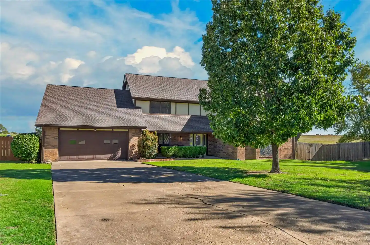 Photo 1 of Single family home for sale at 438 Chisholm Cir, Bartlesville, OK 74006 | MLS# 2637327 | Listing updated on 2026-10-14