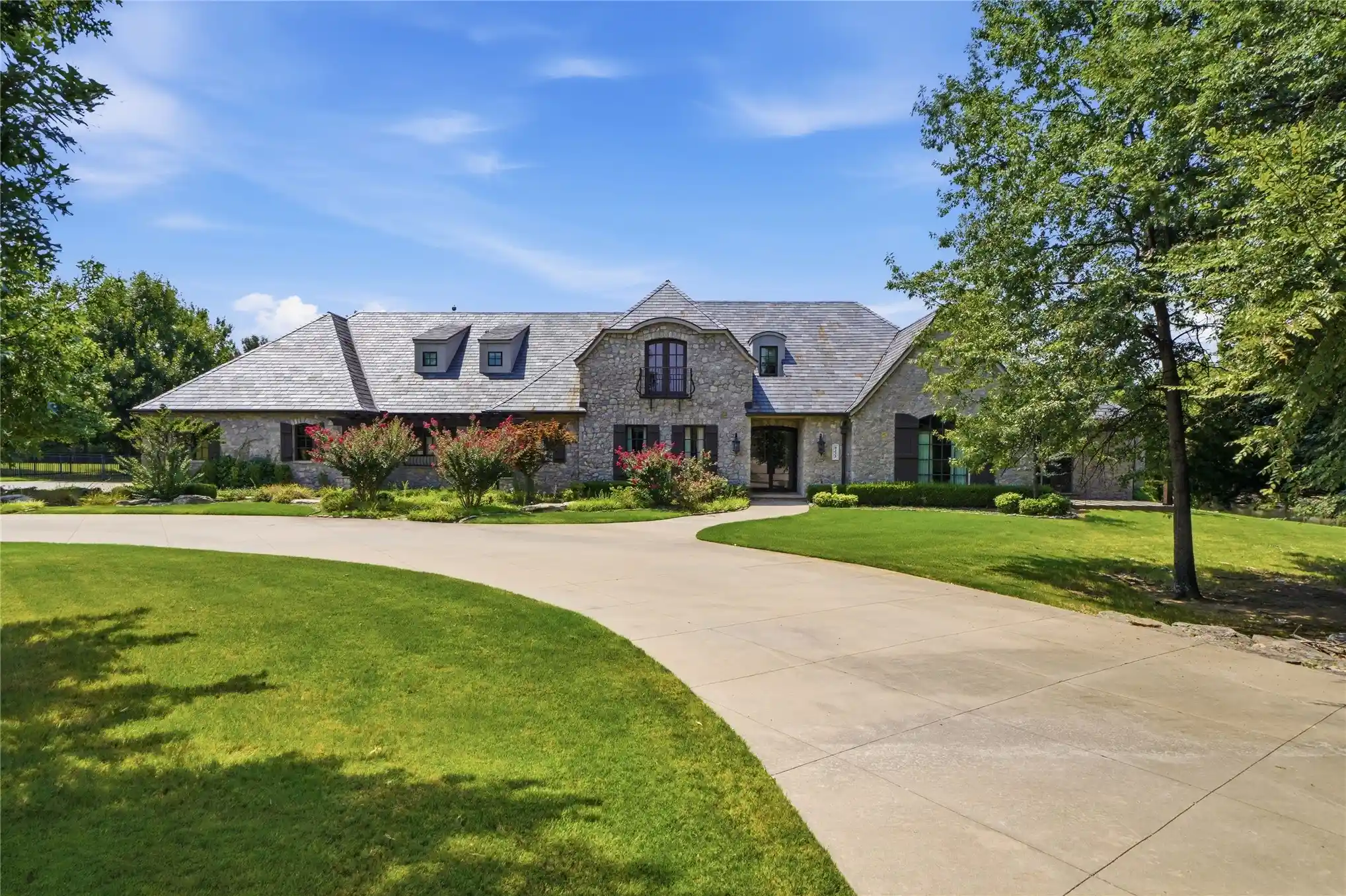 Photo 1 of Mansion for sale at 8232 S Kingston Ave, Tulsa, OK 74137 | MLS# 2637277 | Listing updated on 2026-10-14