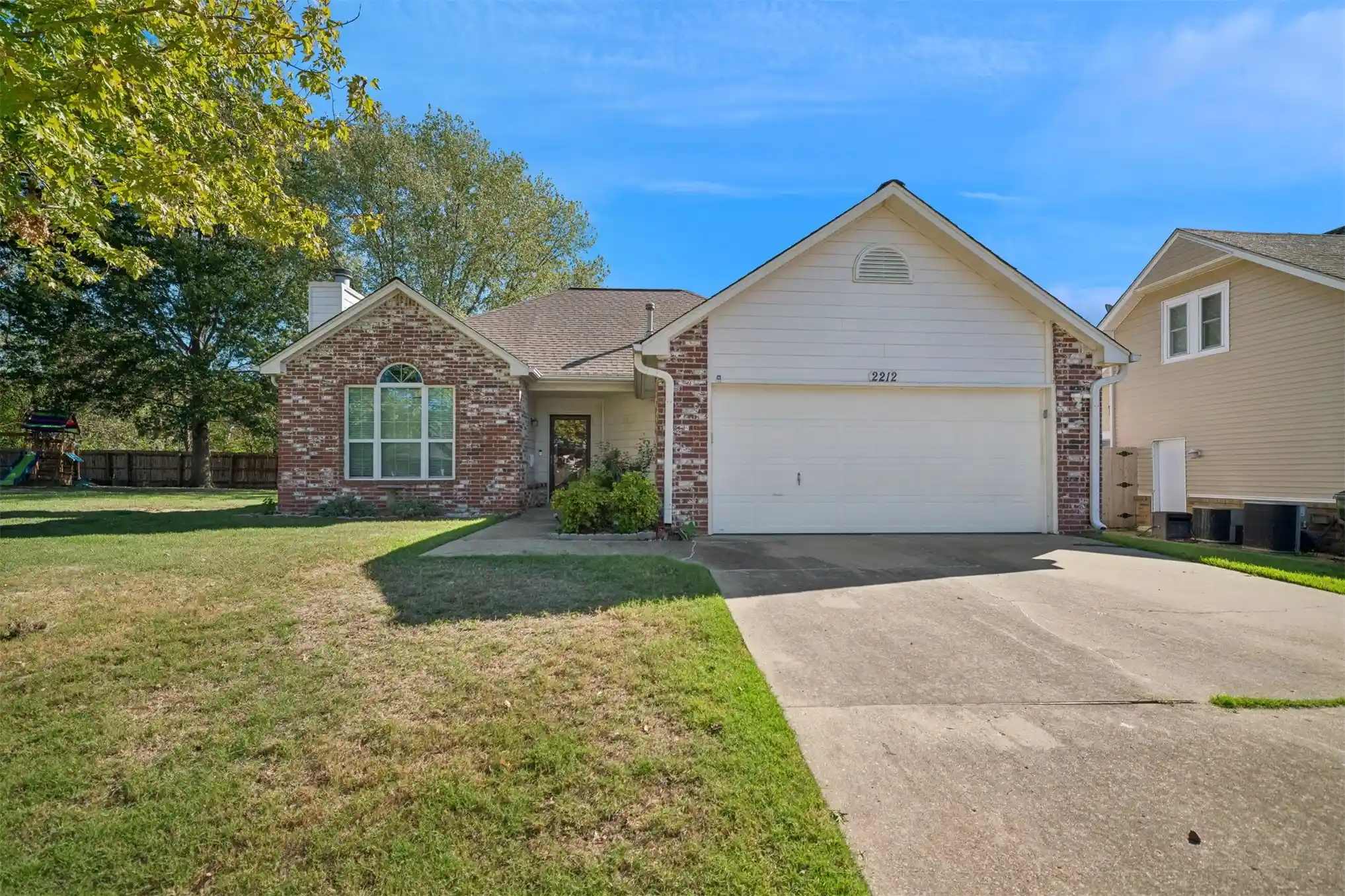 Single family home for sale at 2212 SW Wolf Run Ct, Claremore, OK 74019 | MLS# 2637373