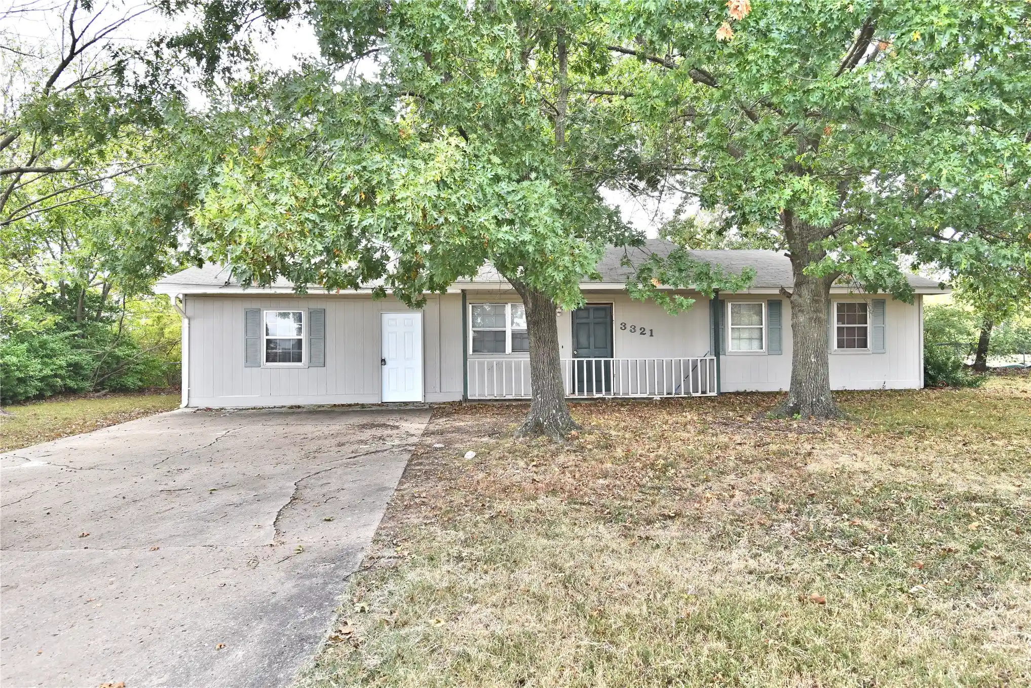 Photo 1 of Single family home for sale at 3321 Tahlequah St, Muskogee, OK 74401 | MLS# 2637590 | Listing updated on 2026-10-15