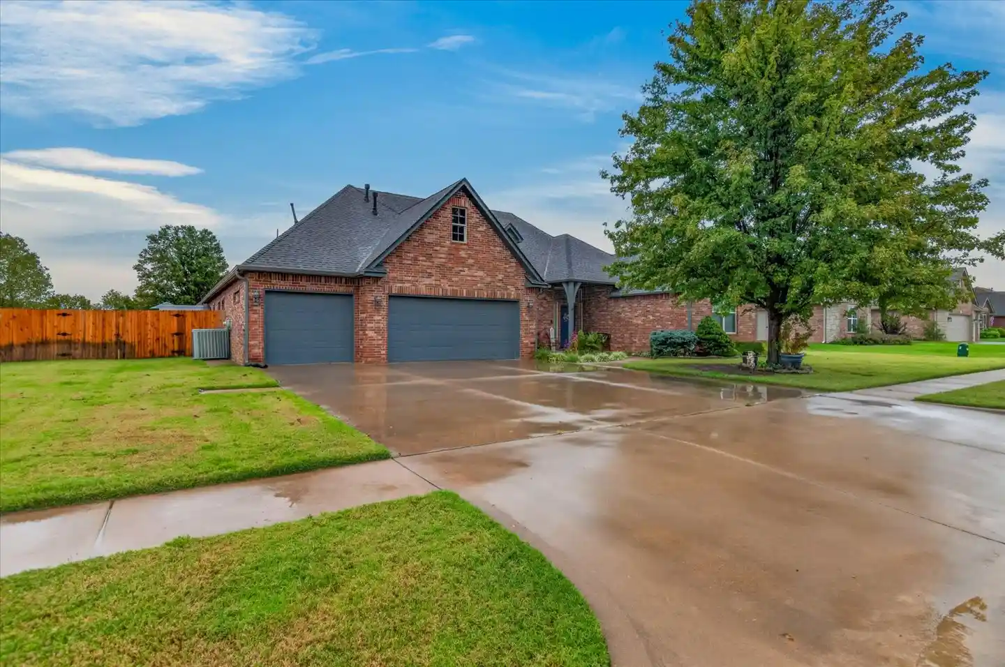 Single family home for sale at 220 Pepper Grass Ct, Bartlesville, OK 74006 | MLS# 2637330