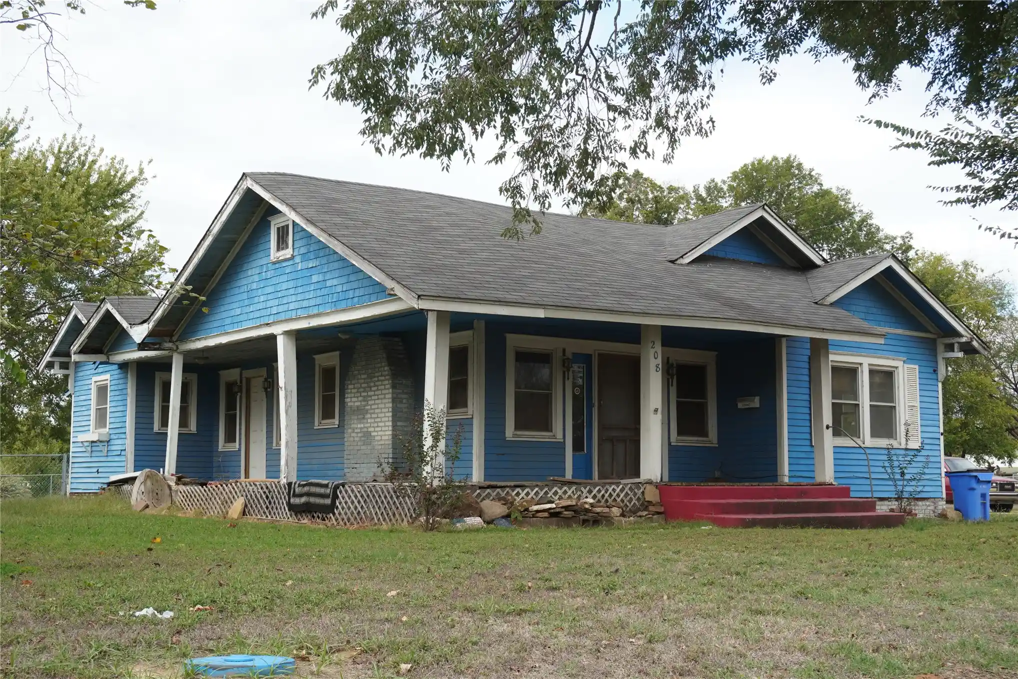 Photo 1 of Sale Pending at 208 Nw 5th Street, Checotah, OK 74426 | MLS# 2637272 | Listing updated on 2026-10-29