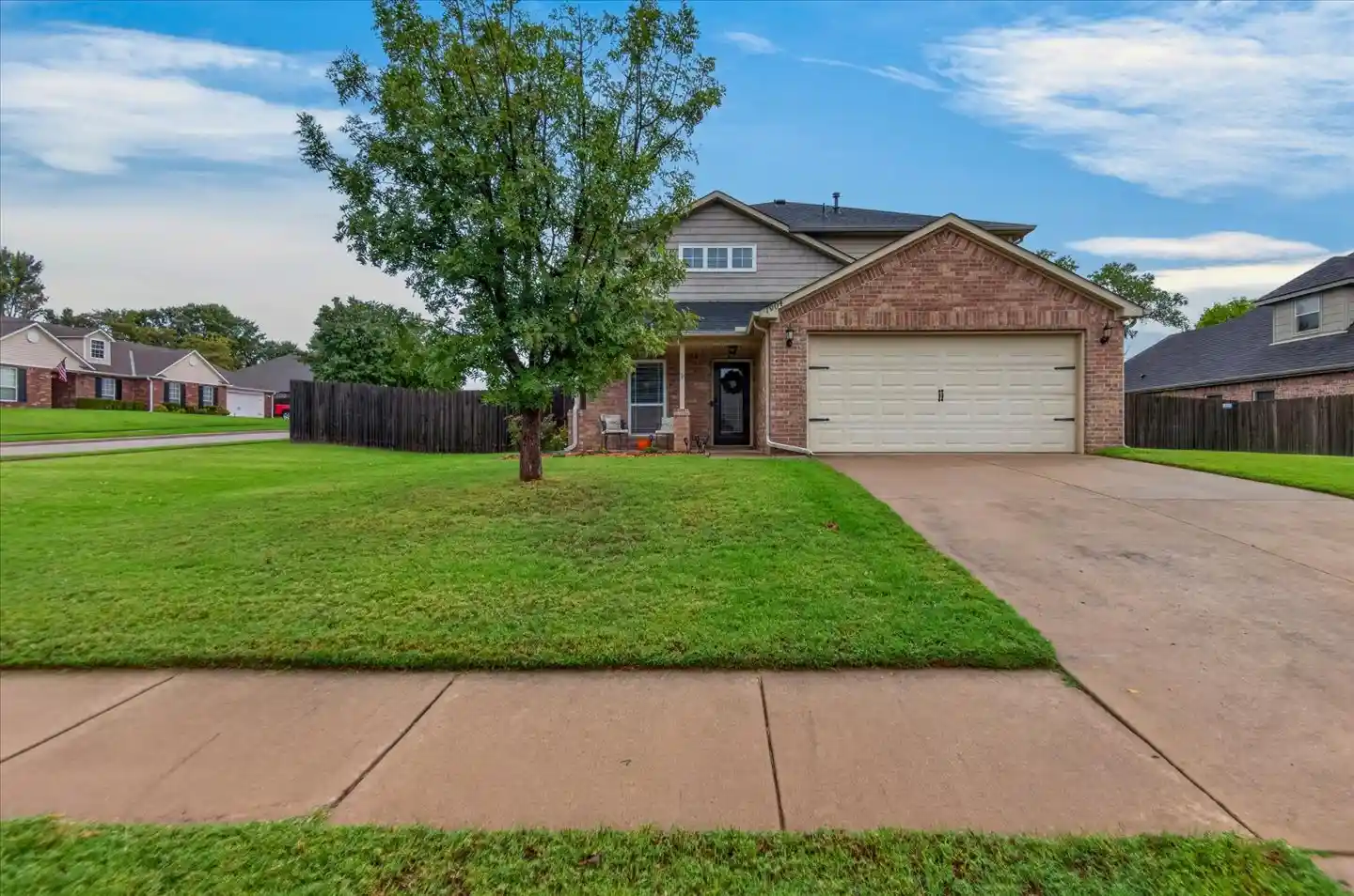 Photo 1 of Single family home for sale at 1904 Barnett Pl, Bartlesville, OK 74006 | MLS# 2637307 | Listing updated on 2026-10-26