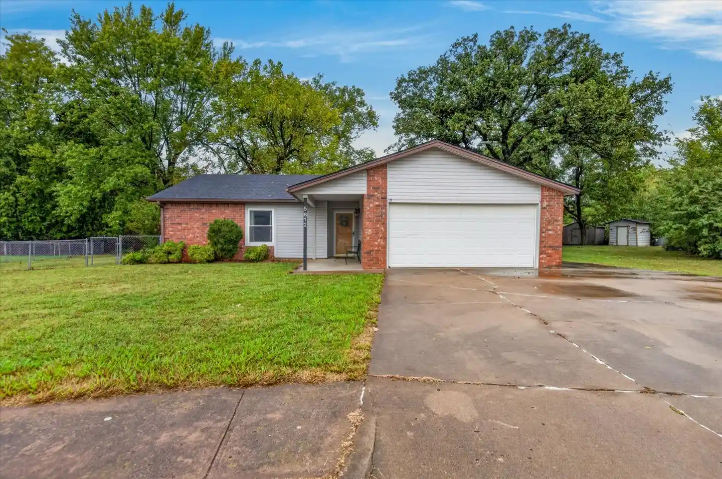 Photo 1 of Sale Pending at 5612 East Pl, Bartlesville, OK 74006 | MLS# 2637683 | Listing updated on 2026-10-19
