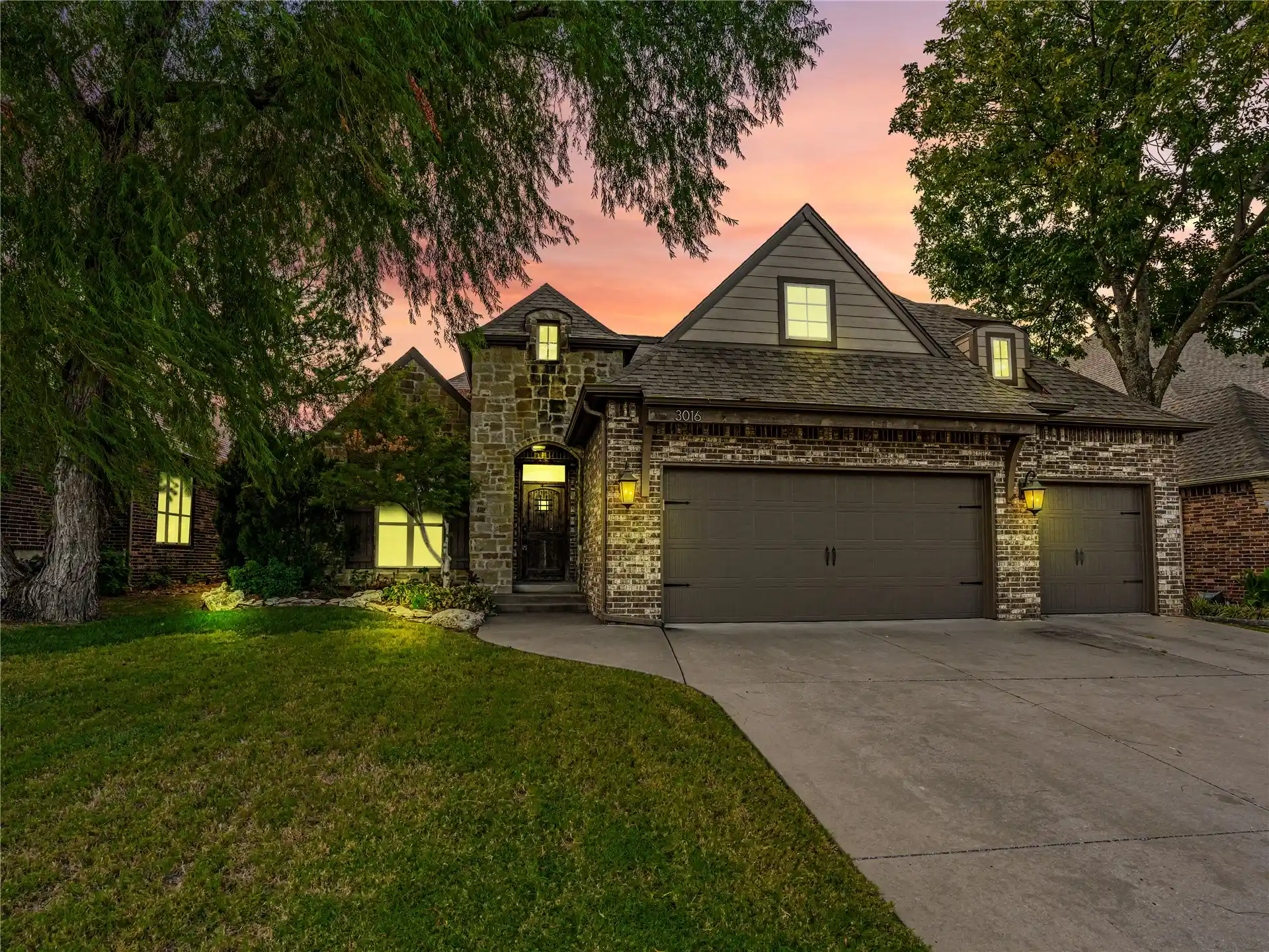 Photo 1 of Sale Pending at 3016 S Nyssa Ave, Broken Arrow, OK 74012 | MLS# 2637631 | Listing updated on 2026-10-29
