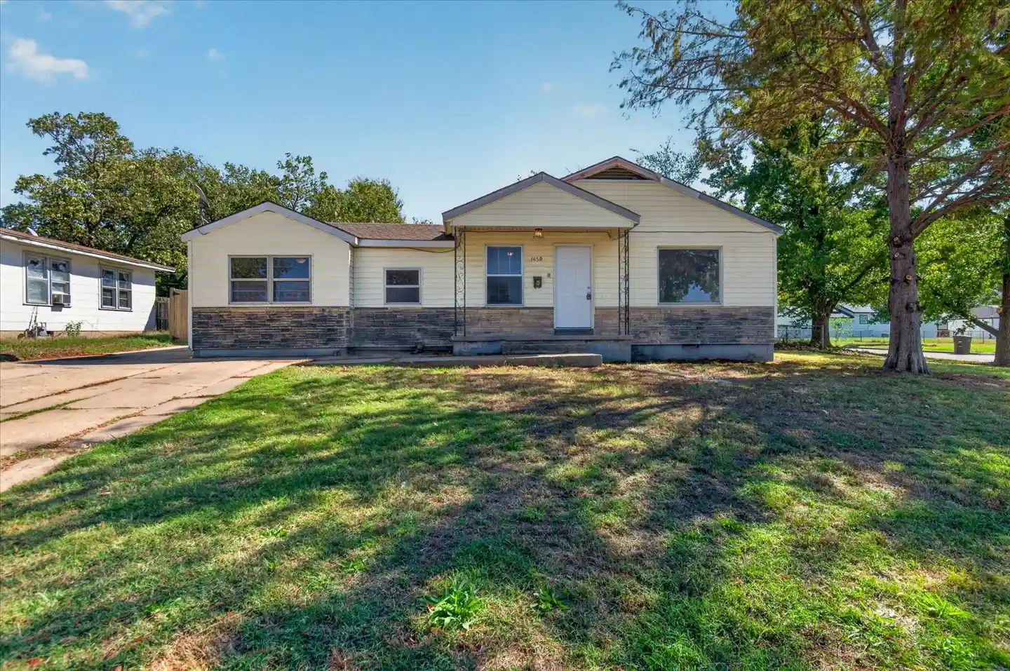 Photo 1 of Single family home for sale at 1450 S Elm Ave, Bartlesville, OK 74003 | MLS# 2637369 | Listing updated on 2026-10-16