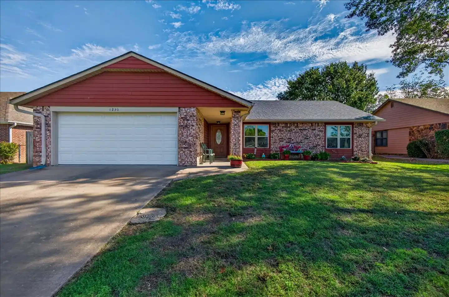 Photo 1 of Single family home for sale at 1230 Willow Crk Dr, Bartlesville, OK 74006 | MLS# 2637858 | Listing updated on 2026-10-25