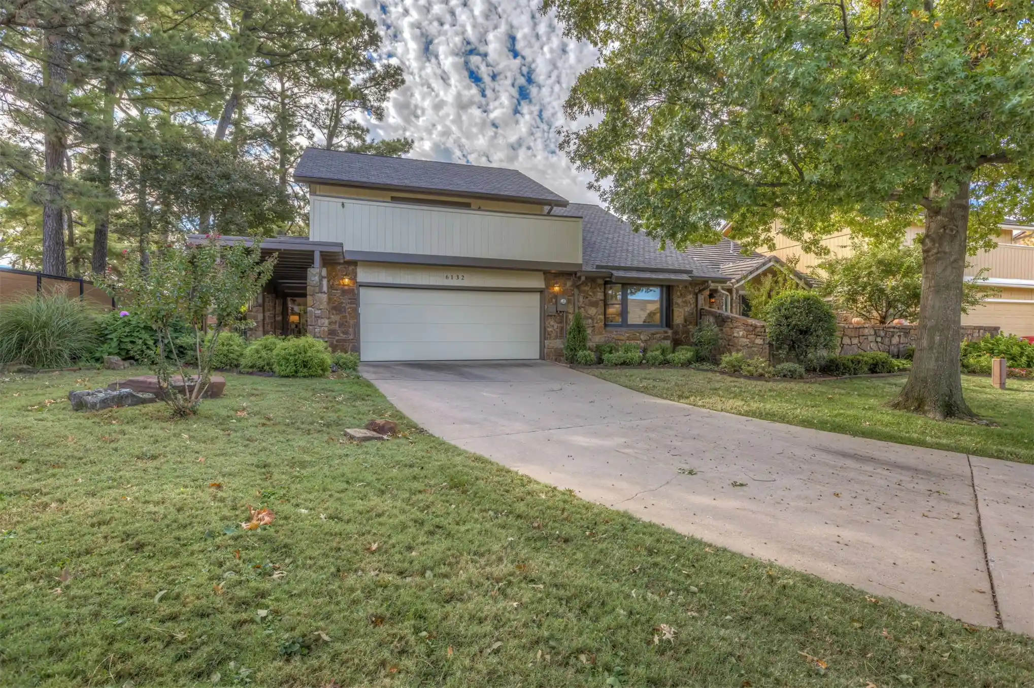 Condo for sale at 6132 E 67th Court #14-B, Tulsa, OK 74136 | MLS# 2638005