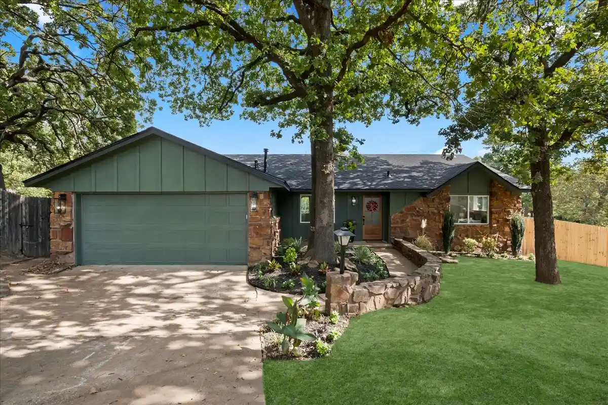 Photo 1 of Single family home for sale at 2301 W Oklahoma Pl, Tulsa, OK 74127 | MLS# 2638306 | Listing updated on 2026-10-27