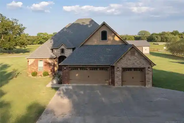 Photo 1 of Sale Pending at 162 N 2 Mile Rd, Fort Gibson, OK 74434 | MLS# 2638552 | Listing updated on 2026-10-28