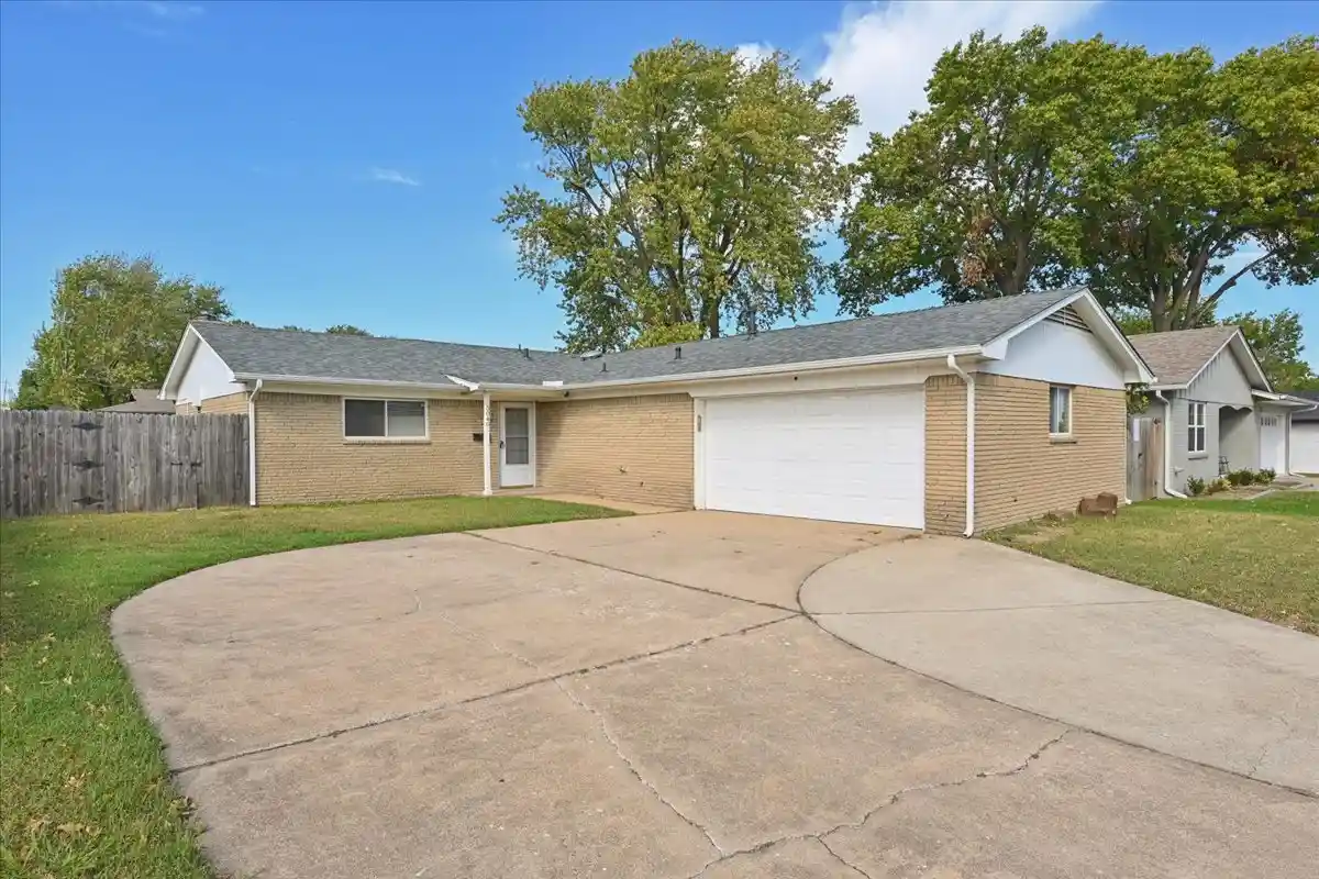 Single family home for sale at 5040 S 87th East Ave, Tulsa, OK 74145 | MLS# 2638566