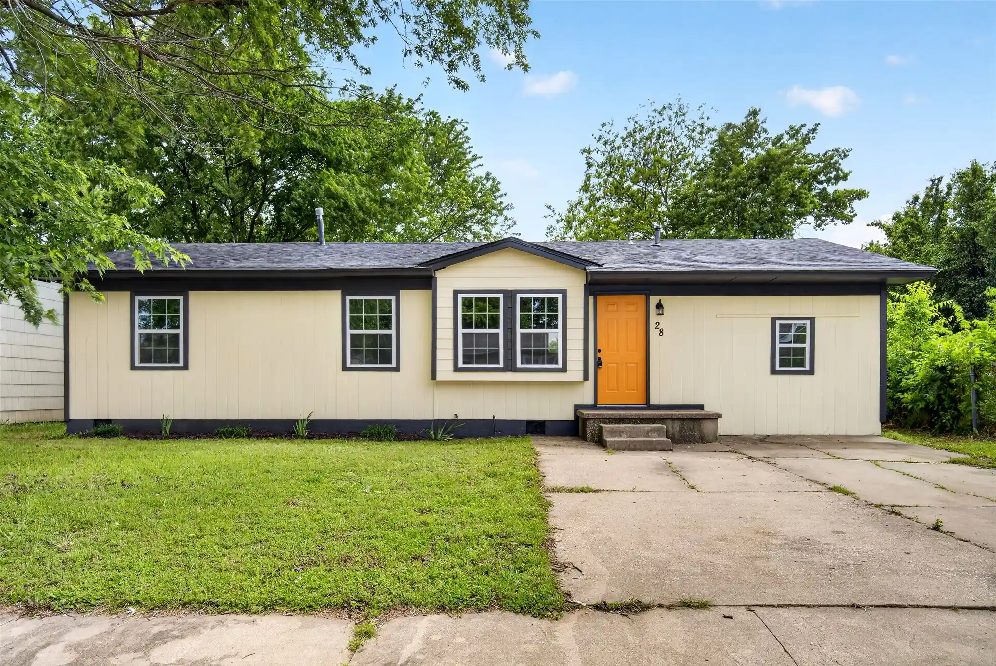 Single family home for sale at 28 E 62nd Place N, Tulsa, OK 74126 | MLS# 2638666
