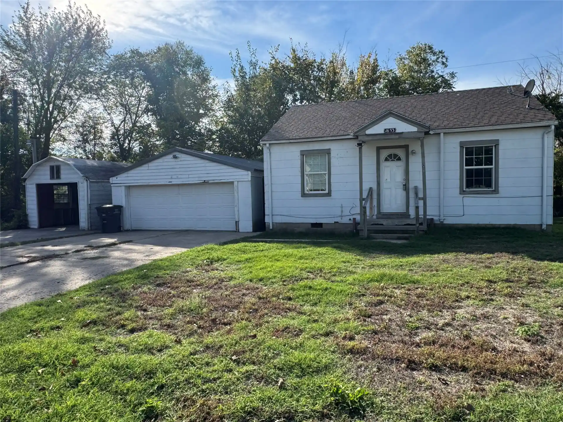 Photo 1 of Single family home for sale at 1633 Sw Jennings Ave, Bartlesville, OK 74003 | MLS# 2638695 | Listing updated on 2026-10-25