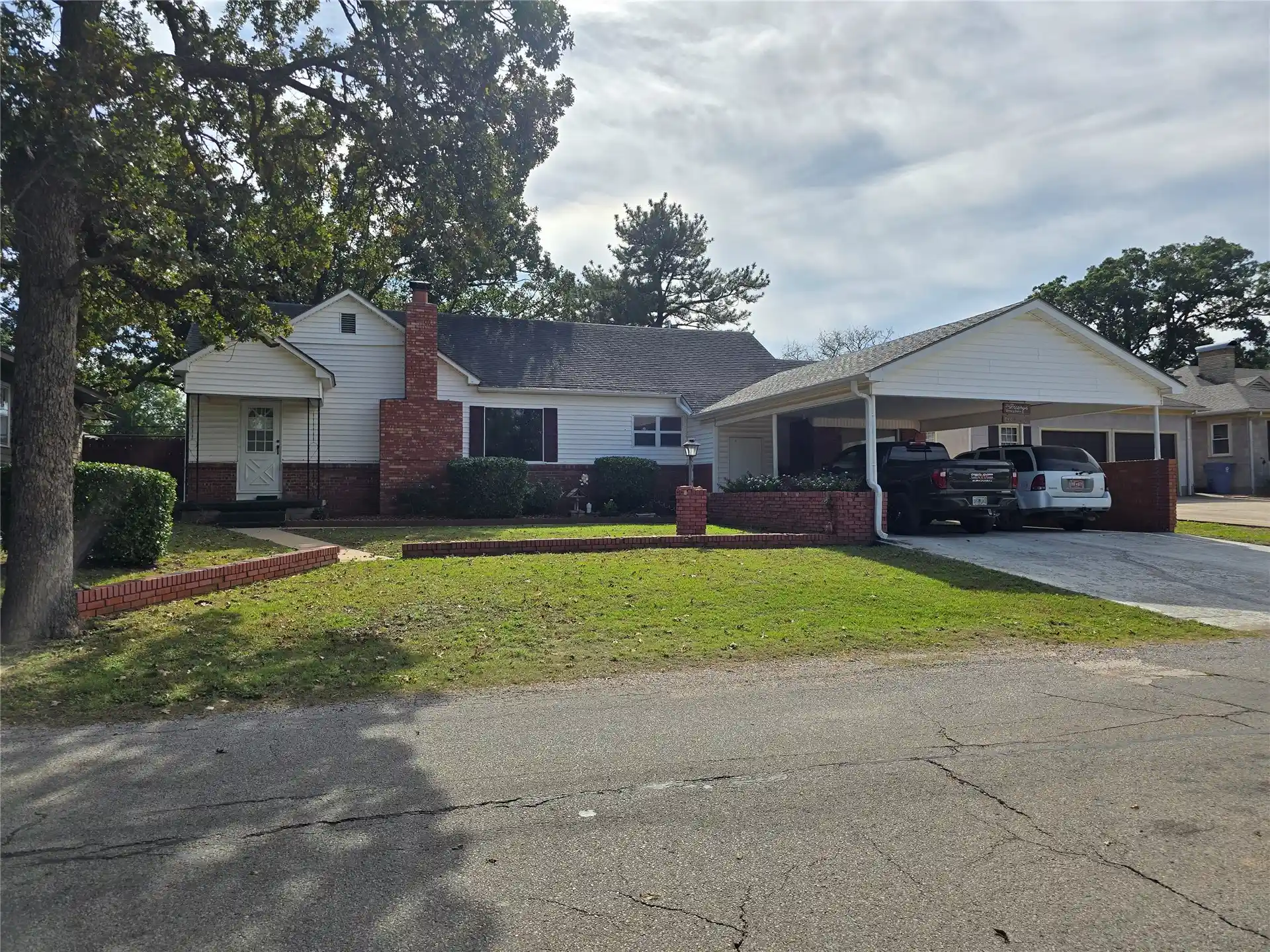 Photo 1 of Single family home for sale at 609 Oak St, Pawnee, OK 74058 | MLS# 2638699 | Listing updated on 2026-10-25