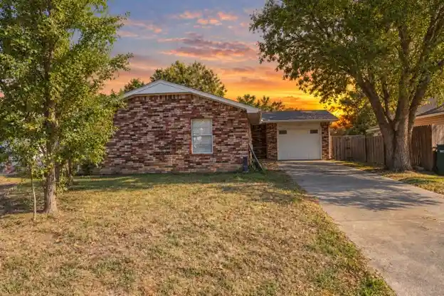 Photo 1 of Sale Pending at 213 S Birch St, Sapulpa, OK 74066 | MLS# 2638612 | Listing updated on 2026-10-29