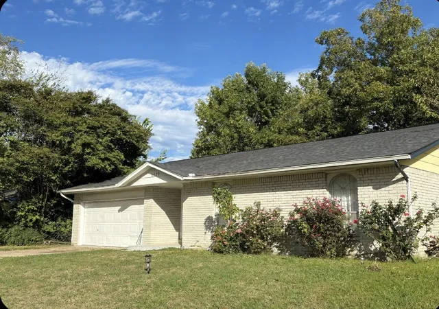 Photo 2 of Single family home for sale at 11829 E 62 Street, Broken Arrow, OK 74012 | MLS# 2638212 | Listing updated on 2026-10-30
