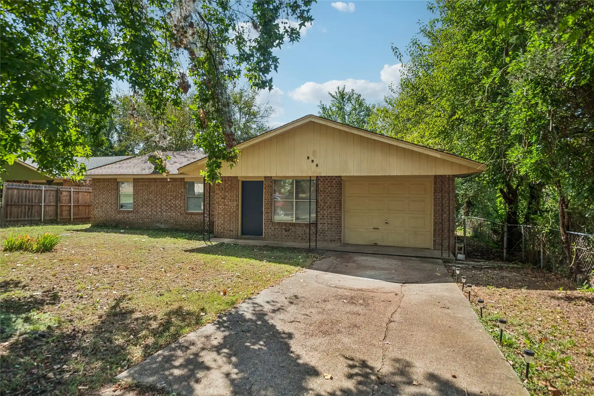 Single family home for sale at 308 E Cloud St, Bristow, OK 74010 | MLS# 2638756
