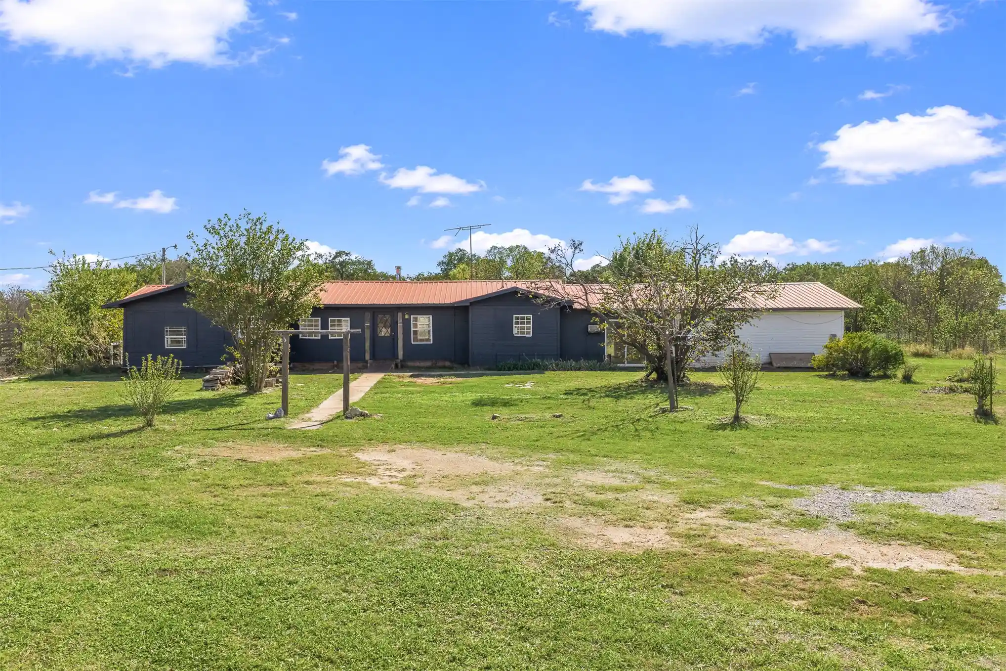 Photo 1 of Single family home for sale at 285275 E 1820 Road, Comanche, OK 73529 | MLS# 2638825 | Listing updated on 2026-10-27