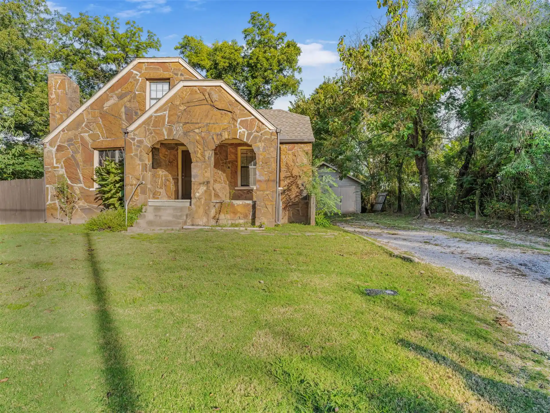 Single family home for sale at 503 S 68th Westavenue, Tulsa, OK 74127 | MLS# 2638881