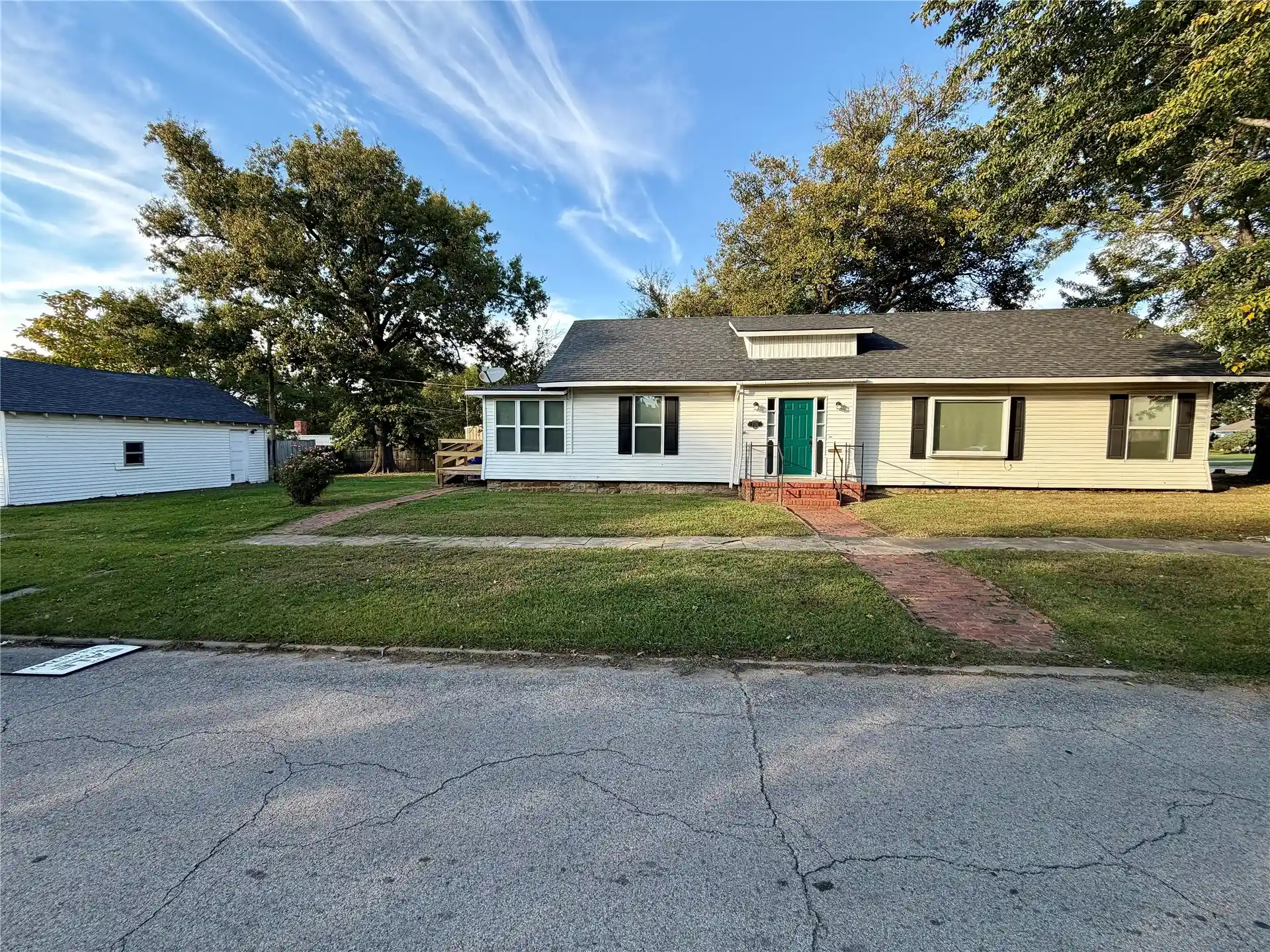 Photo 1 of Single family home for sale at 1501 Leahy Ave, Pawhuska, OK 74056 | MLS# 2638887 | Listing updated on 2026-10-28