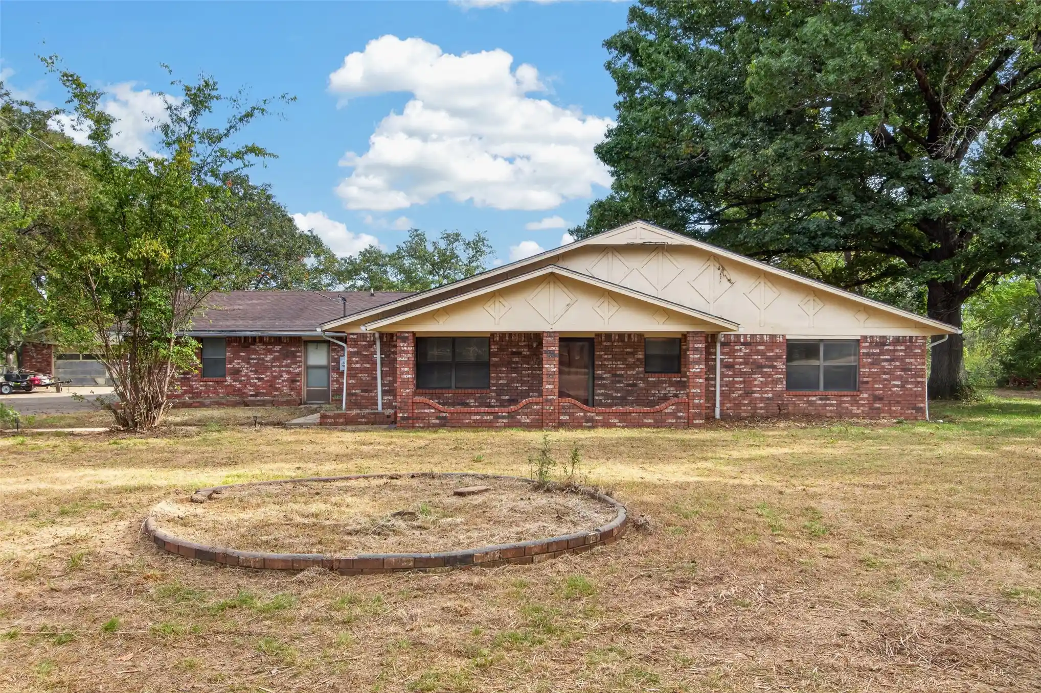 Single family home for sale at 394 Pryor Crk Loop, Chouteau, OK 74337 | MLS# 2638891