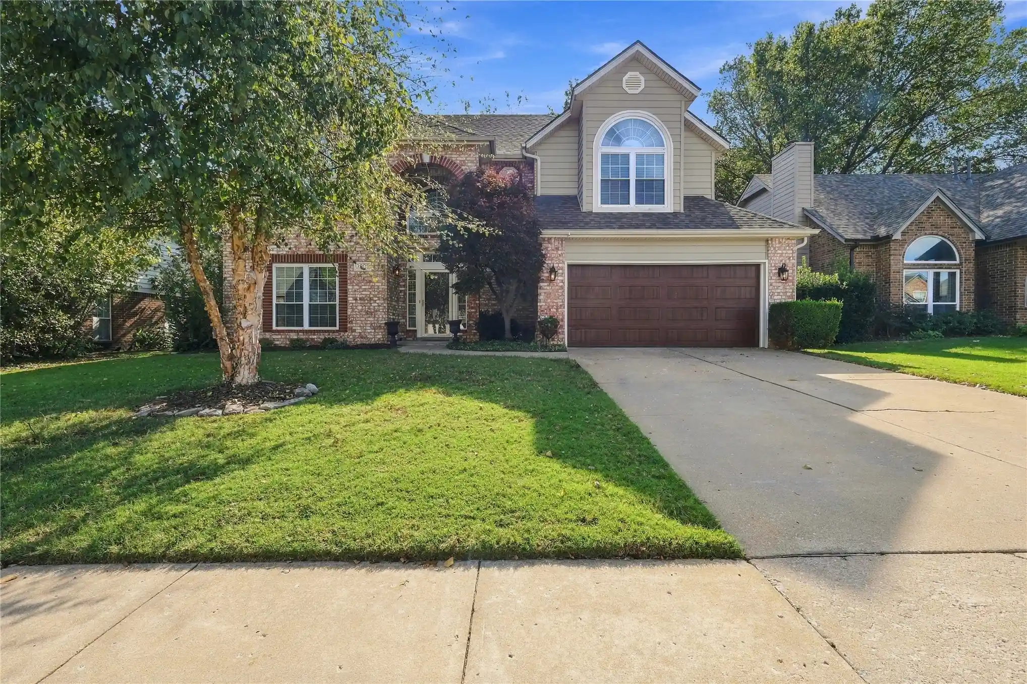 Photo 1 of Sale Pending at 3805 W El Paso St, Broken Arrow, OK 74012 | MLS# 2638898 | Listing updated on 2026-10-29