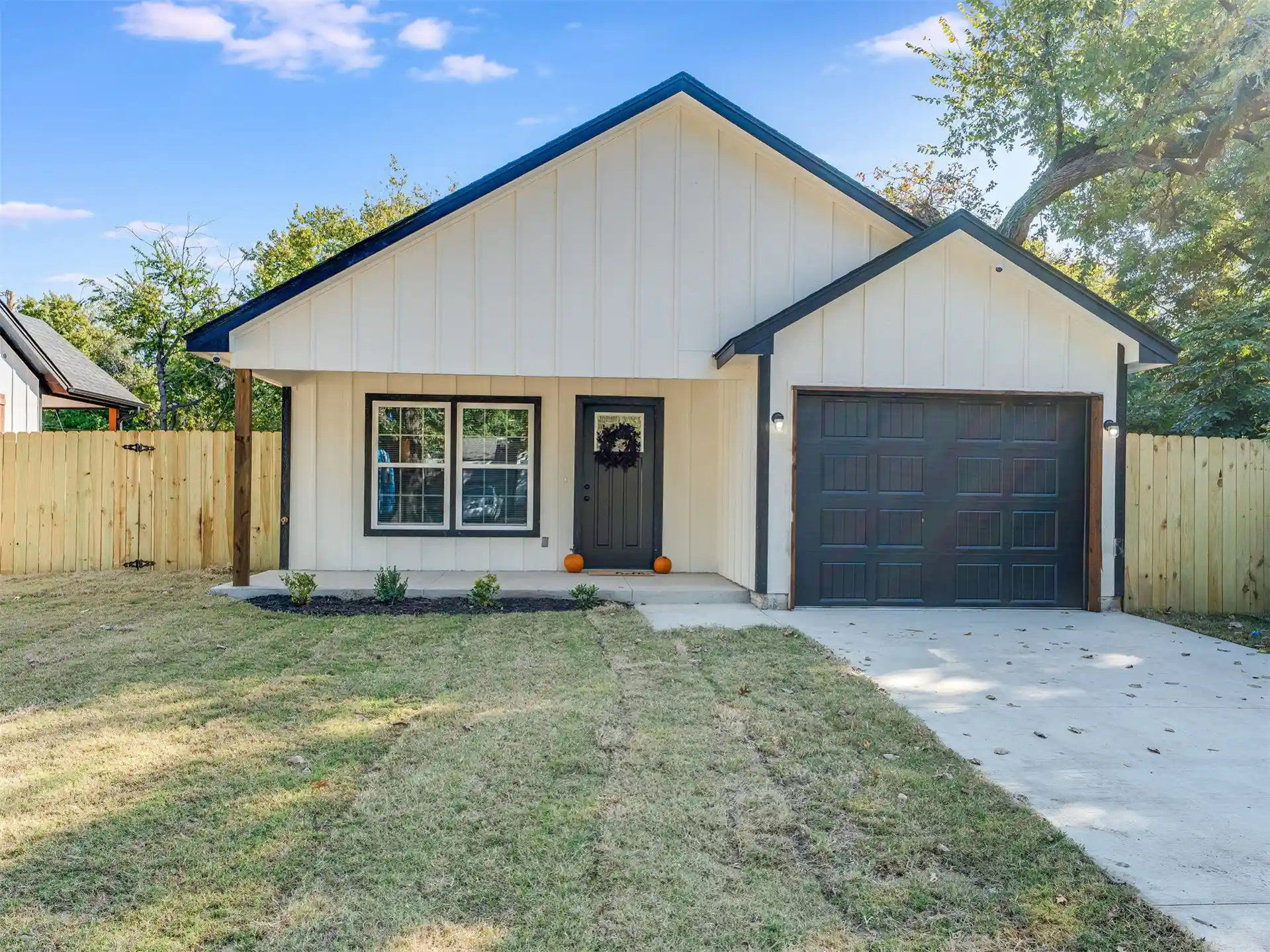 Single family home for sale at 1049 N Oswego Ave, Tulsa, OK 74115 | MLS# 2638945