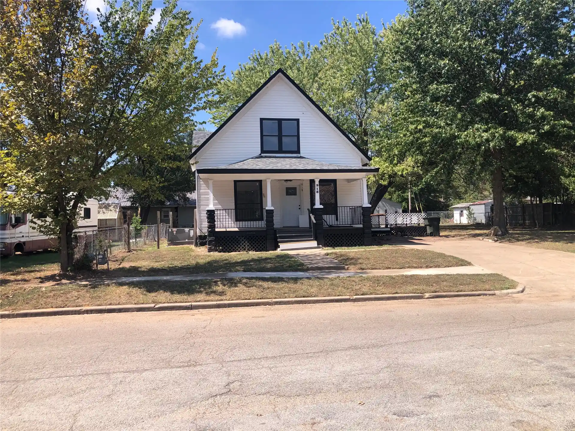 Single family home for sale at 918 S Florida St, Okmulgee, OK 74447 | MLS# 2635925