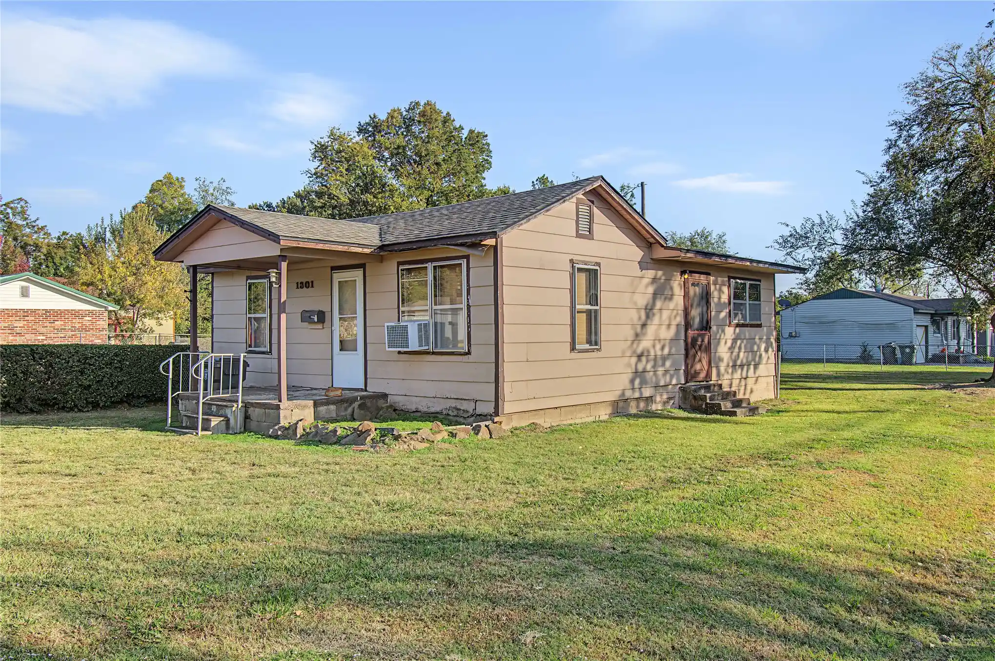 Photo 1 of Single family home for sale at 1801 Augusta St, Muskogee, OK 74403 | MLS# 2638766 | Listing updated on 2026-10-28