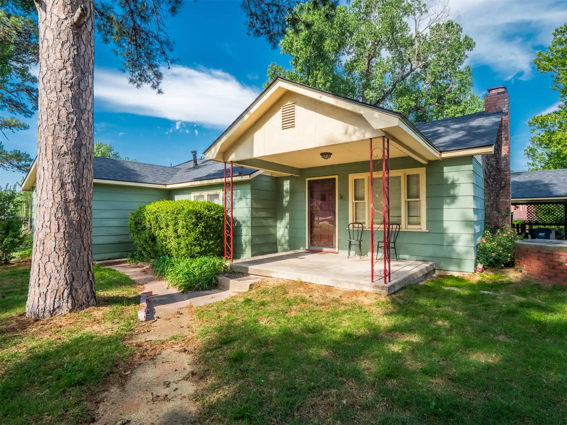 Photo 1 of Single family home for sale at 2708 W Hardy Springs Rd, Mc Alester, OK 74501 | MLS# 2639103 | Listing updated on 2026-10-29